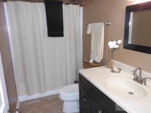 104 Jenwil Dr, Deep Gap, NC 28618 photo 5