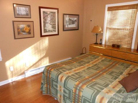 104 Jenwil Dr, Deep Gap, NC 28618 photo 3