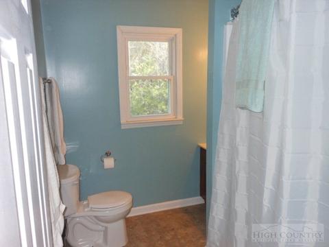 104 Jenwil Dr, Deep Gap, NC 28618 photo 8