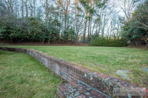 270 Brookside Dr, Boone, NC 28607 photo 4