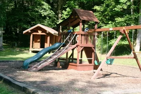 775 Meadow Rd, Ferguson, NC 28624 photo 8