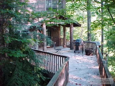 775 Meadow Rd, Ferguson, NC 28624 photo 2