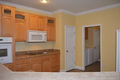 106 Oak Rd, Beech Mountain, NC 28604 photo 5