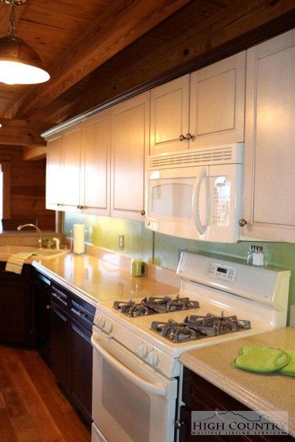 375 Deer Run Rd, Deep Gap, NC 28618 photo 13