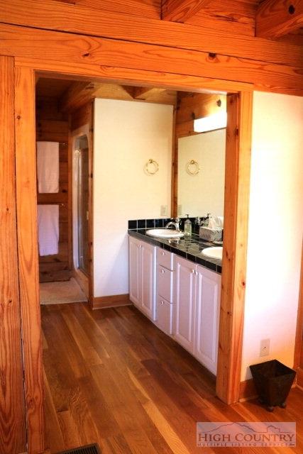 375 Deer Run Rd, Deep Gap, NC 28618 photo 16