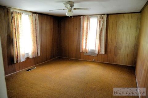 1305 Deep Ford Rd, Lansing, NC 28643 photo 5
