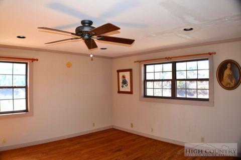 825 Bear Run Rd, Lansing, NC 28643 photo 12