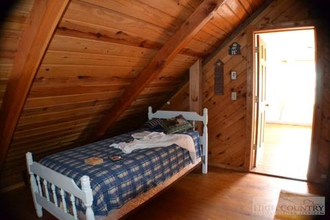 825 Bear Run Rd, Lansing, NC 28643 photo 20