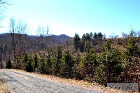 825 Bear Run Rd, Lansing, NC 28643 photo 5