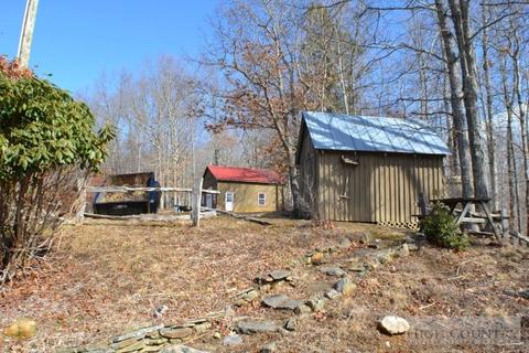 825 Bear Run Rd, Lansing, NC 28643 photo 4