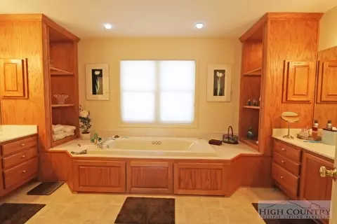 110 Regency Ln, Boone, NC 28607 photo 14