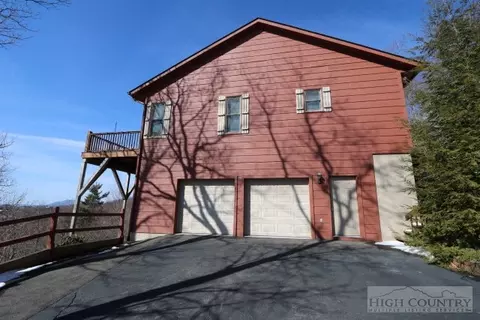 110 Regency Ln, Boone, NC 28607 photo 2
