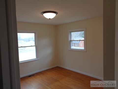 105 Main, Jefferson, NC 28640 photo 4