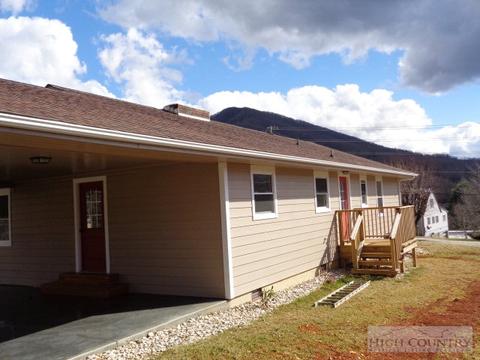 105 Main, Jefferson, NC 28640 photo 2