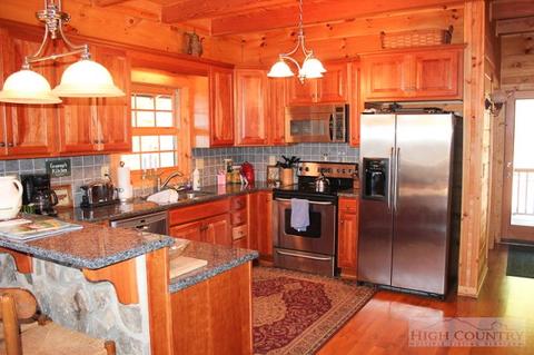 145 Shepherds Run, Purlear, NC 28665 photo 4