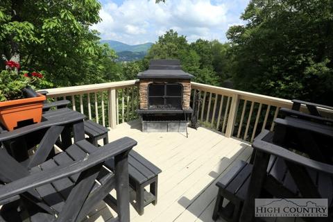 843 Forestridge Dr, Boone, NC 28607 photo 2