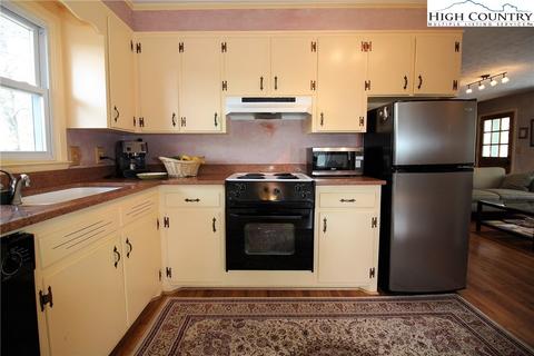 746 Stadium Dr, Boone, NC 28607 photo 13