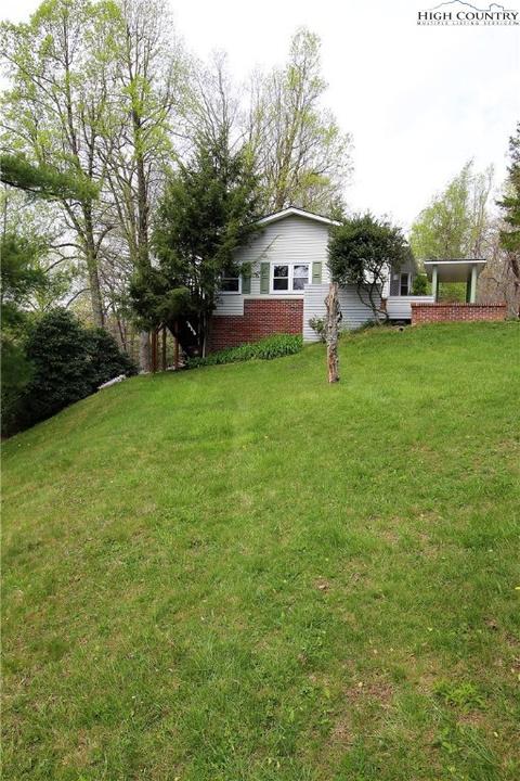 746 Stadium Dr, Boone, NC 28607 photo 9