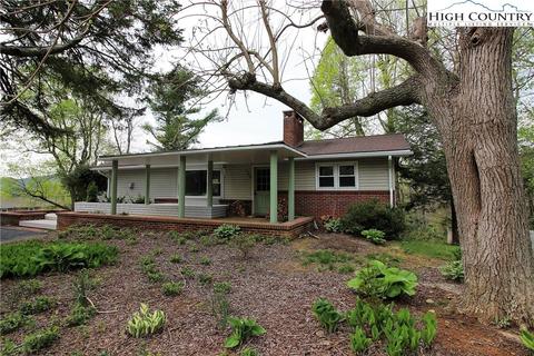 746 Stadium Dr, Boone, NC 28607 photo 2