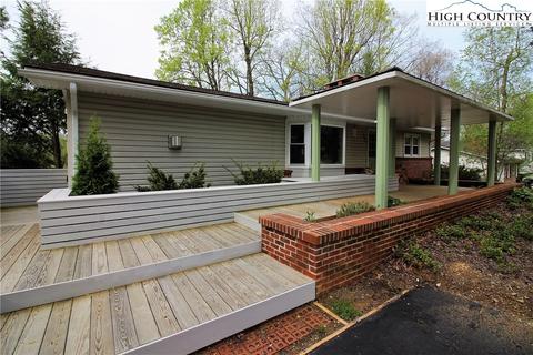 746 Stadium Dr, Boone, NC 28607 photo 1