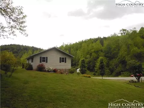 1347 Flowers Branch Rd, Deep Gap, NC 28618 photo 3