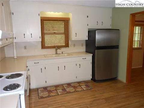 1347 Flowers Branch Rd, Deep Gap, NC 28618 photo 6