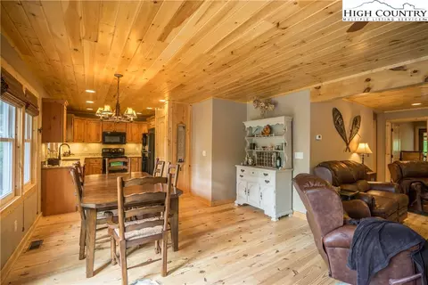 7620 Globe Rd, Lenoir, NC 28645 photo 5