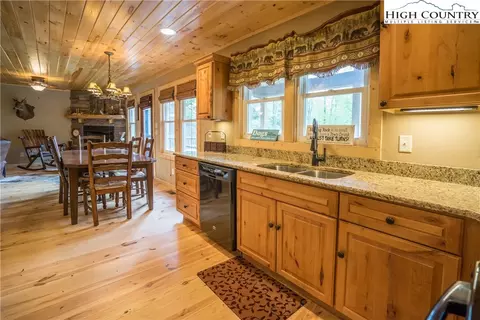 7620 Globe Rd, Lenoir, NC 28645 photo 8