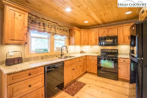 7620 Globe Rd, Lenoir, NC 28645 photo 7