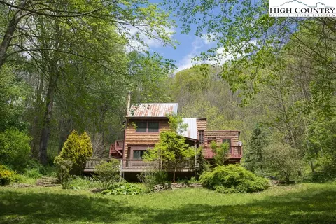 561 W Peak Rd, Creston, NC 28615 photo 1
