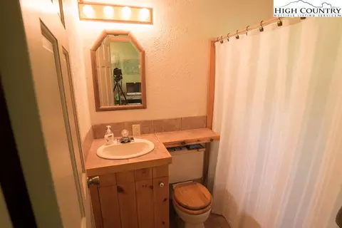 561 W Peak Rd, Creston, NC 28615 photo 9