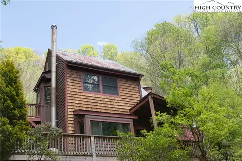 561 W Peak Rd, Creston, NC 28615 photo 2
