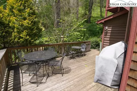 561 W Peak Rd, Creston, NC 28615 photo 19