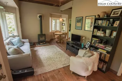 561 W Peak Rd, Creston, NC 28615 photo 4