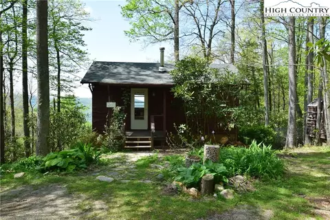 208 Moonfish Ln, Boone, NC 28607 photo 1