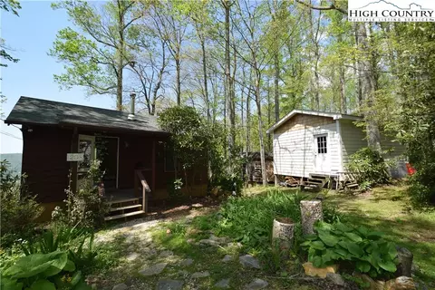 208 Moonfish Ln, Boone, NC 28607 photo 2
