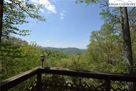 208 Moonfish Ln, Boone, NC 28607 photo 6