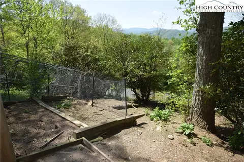 208 Moonfish Ln, Boone, NC 28607 photo 12