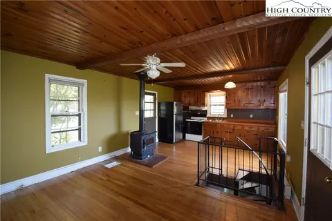 208 Moonfish Ln, Boone, NC 28607 photo 5