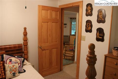314 Four Coves Trl, Crumpler, NC 28617 photo 12