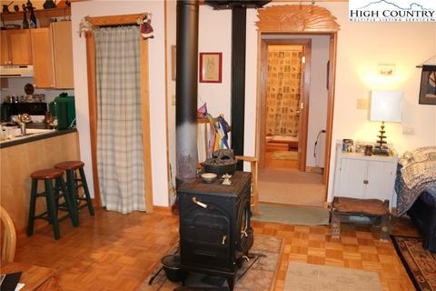 314 Four Coves Trl, Crumpler, NC 28617 photo 10