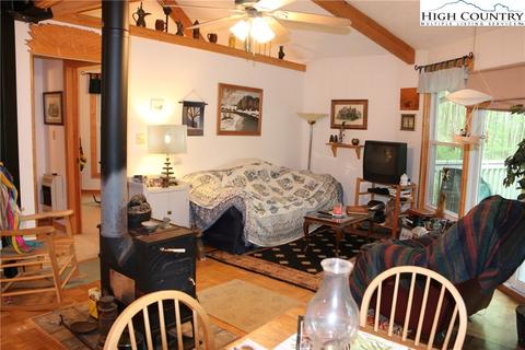 314 Four Coves Trl, Crumpler, NC 28617 photo 4