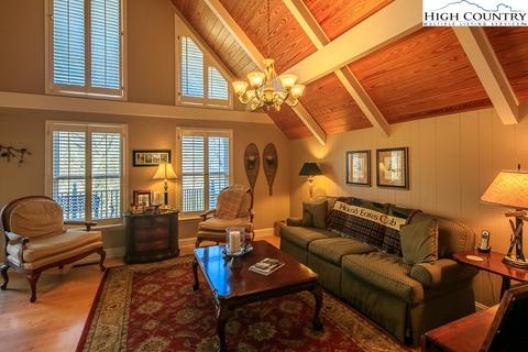244 Walnut, Boone, NC 28607 photo 3