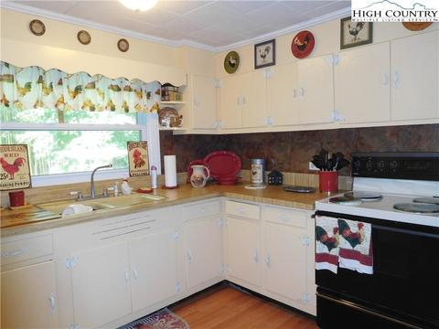 119 Estep St, Sparta, NC 28675 photo 7