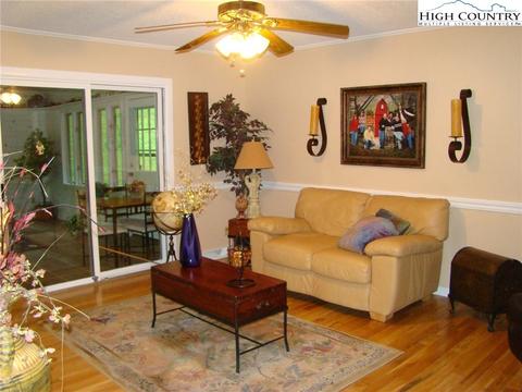 202 Long St, Boone, NC 28607 photo 4