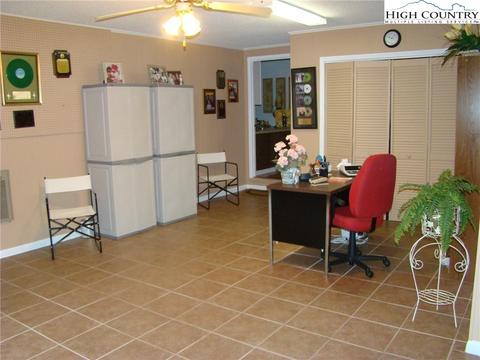 202 Long St, Boone, NC 28607 photo 10