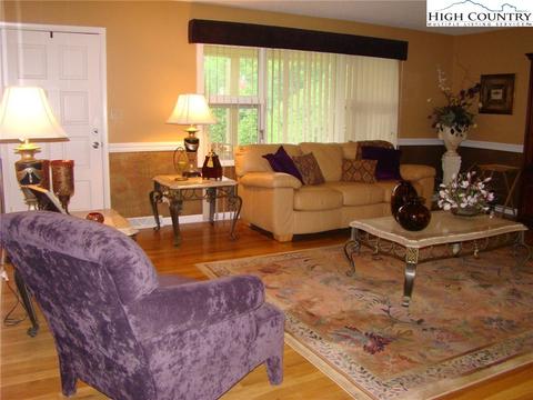 202 Long St, Boone, NC 28607 photo 3