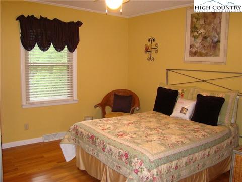 202 Long St, Boone, NC 28607 photo 7