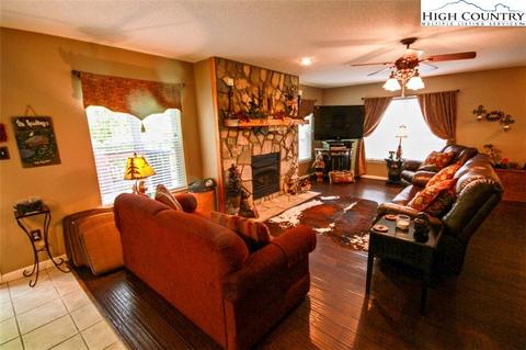 386 Grandview Dr, Seven Devils, NC 28604 photo 9