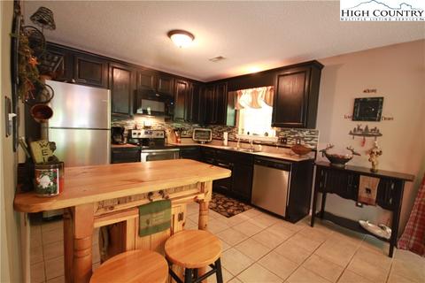386 Grandview Dr, Seven Devils, NC 28604 photo 6